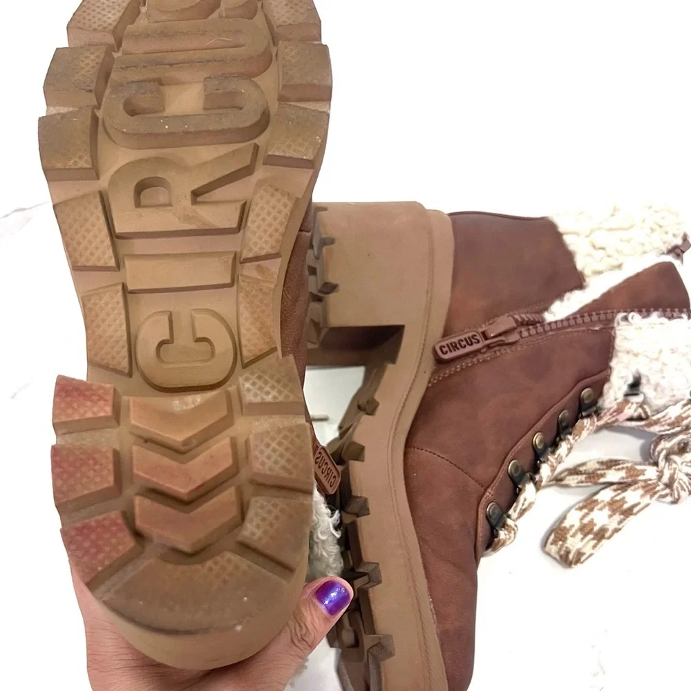 Circus by Sam Edelman Sambert‎ Dark Camel Brown and Cream Winter Boots 9